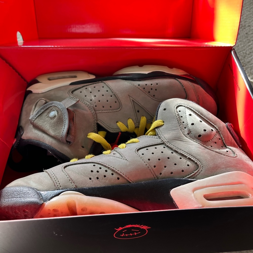 Travis Scott Jordan 6, Size 7 youth